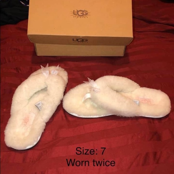 Fuzzy UGG Slippers - Picture 1 of 2